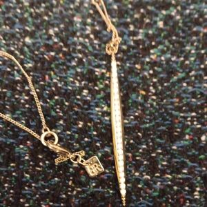 Banana Repblic Elegant Gold Pendant Necklace